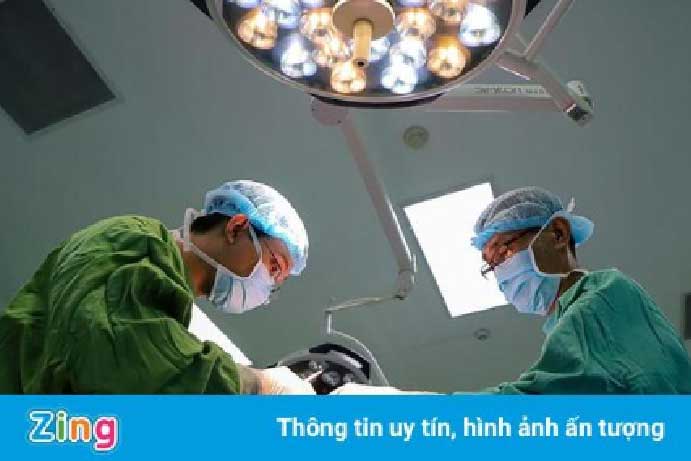 surgeons operating